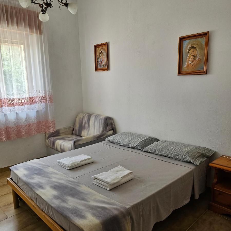 Appartamento A Telti Con Giardino Privato E Posto Auto מראה חיצוני תמונה